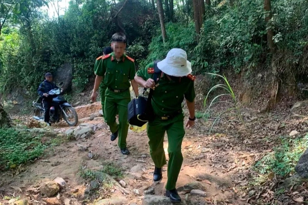 Chưa xác minh được danh tính nạn nhân bị chết khô trong rừng ở Hà Tĩnh - 1 Chưa xác minh được danh tính nạn nhân bị chết khô trong rừng ở Hà Tĩnh - 1