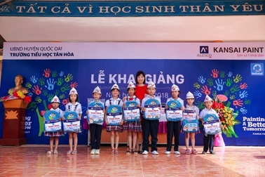 Sơn Kansai Nhật Bản tài trợ hơn 400 triệu đồng sơn mới trường tiểu học Tân Hòa