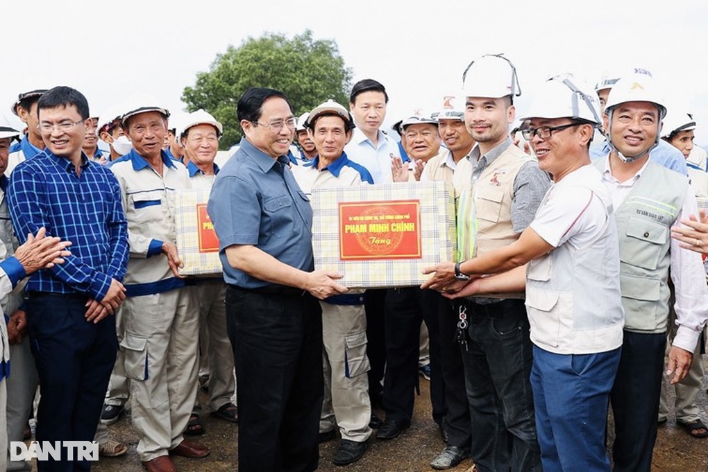 Thủ tướng: Ninh Bình phải vừa đẹp vừa giàu - 5 Thủ tướng: Ninh Bình phải vừa đẹp vừa giàu - 5