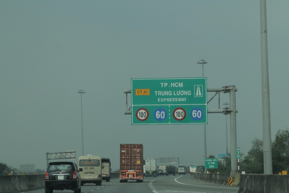 Long An kêu cứu vì bất ổn giao thông trên cao tốc TPHCM - Trung Lương - 1 Long An kêu cứu vì bất ổn giao thông trên cao tốc TPHCM - Trung Lương - 1