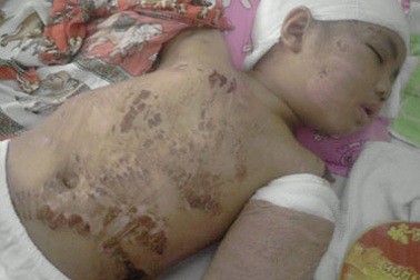 Trần tình của cô giáo nhốt bé 4 tuổi vào thang máy