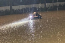 Nước dâng cao trong đêm, nhiều người dân Thái Nguyên lên mạng "cầu cứu"