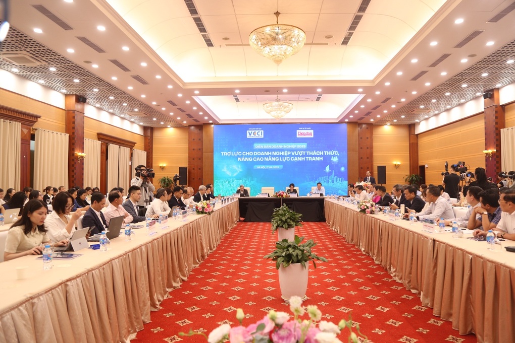 Giải pháp trợ lực cho doanh nghiệp trong bối cảnh mới: Góc nhìn từ Diễn đàn Doanh nghiệp 2025 - 2 Giải pháp trợ lực cho doanh nghiệp trong bối cảnh mới: Góc nhìn từ Diễn đàn Doanh nghiệp 2025 - 2