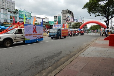 Mỗi năm có khoảng 10.000 trường hợp nhiễm HIV mới được phát hiện