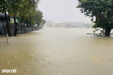 Mưa lớn chuyển hướng, đến lượt Hà Tĩnh và Quảng Trị "chạy lũ"