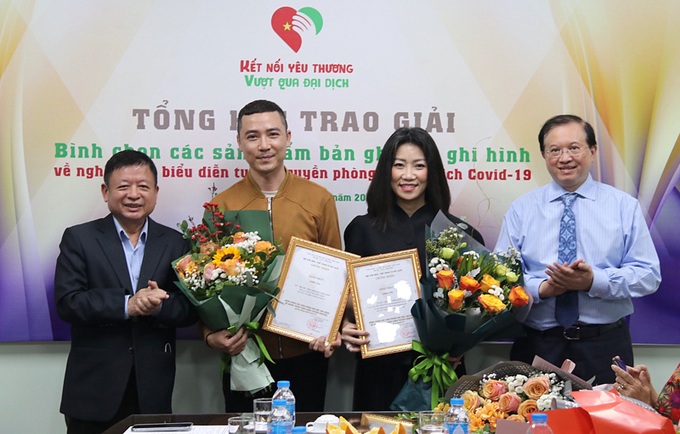 Trao giải Nhất cho các chương trình nghệ thuật và bản ghi hình ca múa nhạc tuyên truyền phòng, chống dịch Covid-19.