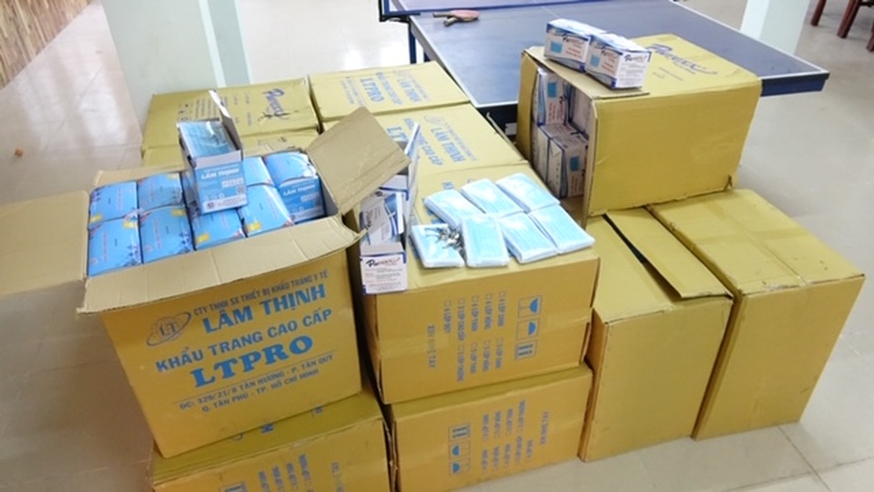 Phát hiện hơn 40 ngàn khẩu trang y tế chuẩn bị đưa “lậu” qua Campuchia - 1 Phát hiện hơn 40 ngàn khẩu trang y tế chuẩn bị đưa “lậu” qua Campuchia - 1