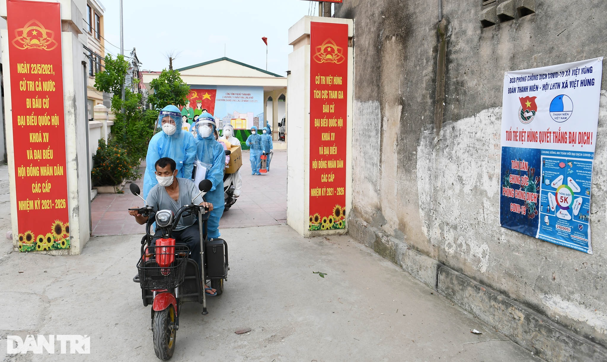 Cận cảnh xét nghiệm Covid-19 cho hơn 2.000 người ở Hà Nội - 6 Cận cảnh xét nghiệm Covid-19 cho hơn 2.000 người ở Hà Nội - 6