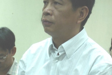 Anh em bị cáo Bùi Tiến Dũng hầu toà