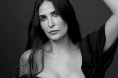 Demi Moore vượt qua tuổi thơ bất hạnh và hôn nhân trắc trở như thế nào?