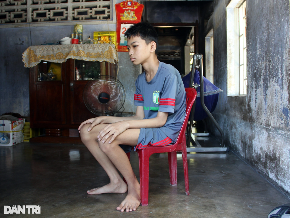 Ông mắc ung thư sàn miệng cắn răng chịu đau nhường cháu ung thư máu đi viện - 4 Ông mắc ung thư sàn miệng cắn răng chịu đau nhường cháu ung thư máu đi viện - 4