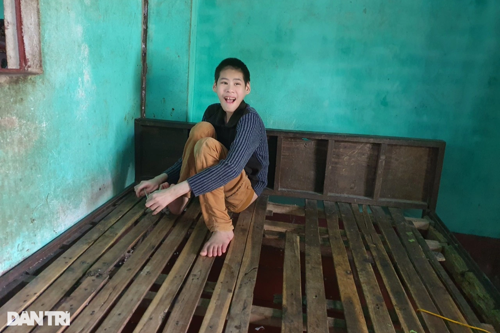 Mỗi khi nghe con nói thèm thịt, thèm sữa, lòng em đau xót - 1 Mỗi khi nghe con nói thèm thịt, thèm sữa, lòng em đau xót - 1