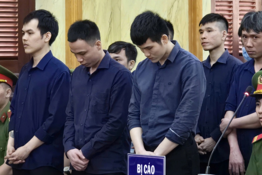 Nhóm người tổ chức sử dụng ma túy tại quán bar Phương Lâm hầu tòa - 1 Nhóm người tổ chức sử dụng ma túy tại quán bar Phương Lâm hầu tòa - 1