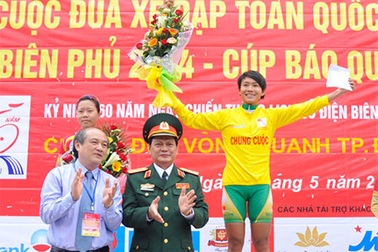 Cuộc đua xe đạp toàn quốc mở rộng “Về Điện Biên Phủ 2014 - Cúp Báo Quân đội nhân dân" kết thúc thắng lợi 