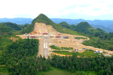 Xẻ núi xây khu sinh thái văn hóa tâm linh gần di tích Cột cờ Lũng Cú