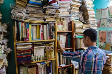 Gặp “nhà sưu tập” 9X với bộ sách khổng lồ
