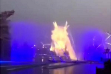 Chiêm ngưỡng hình ảnh rồng bằng hiệu ứng ánh sáng tuyệt đẹp