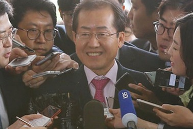 Hàn Quốc thẩm vấn nhân vật đầu tiên trong "danh sách đen hối lộ"