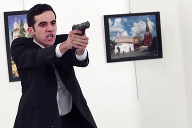 Kẻ sát hại Đại sứ Nga tại Thổ Nhĩ Kỳ mang theo 75 viên đạn