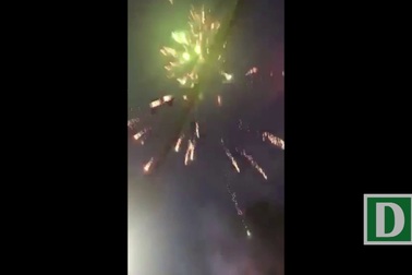 Pháo hoa rực sáng giữa khu dân cư sau trận chung kết của U23 Việt Nam