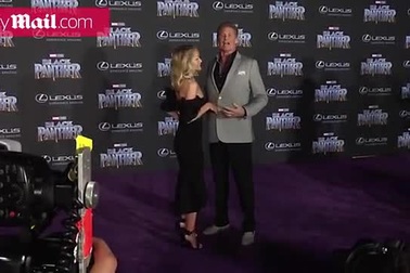 Nam diễn viên David Hasselhoff (66 tuổi) và vợ mới cưới xuất hiện tại sự kiện