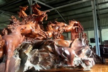 Đại gia chi 7 tỷ đồng vẫn không mua được tác phẩm làm từ gỗ vứt đi