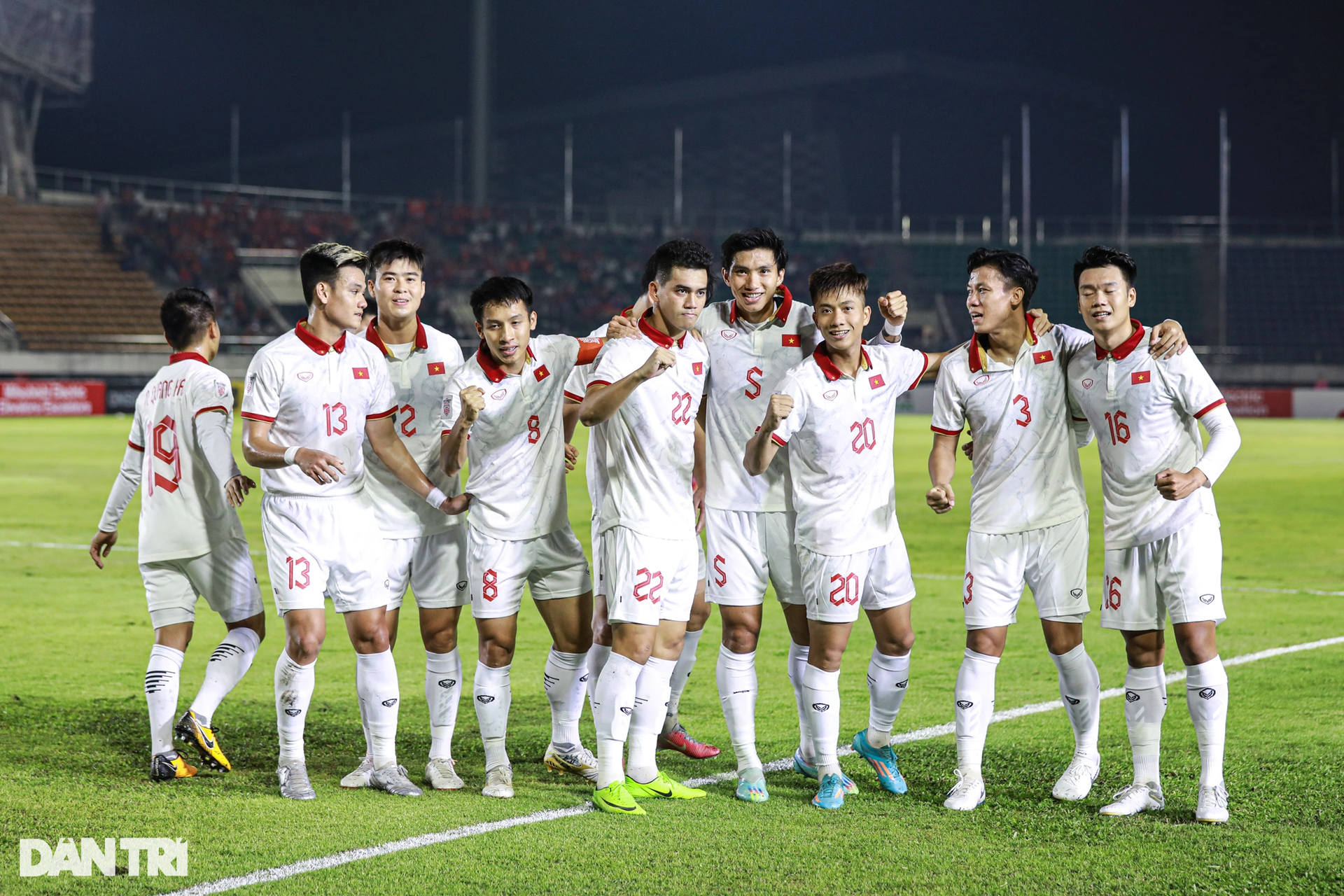 Tuyển Việt Nam thăng hoa, thắng đậm Lào set tennis 6-0 - 1 Tuyển Việt Nam thăng hoa, thắng đậm Lào set tennis 6-0 - 1