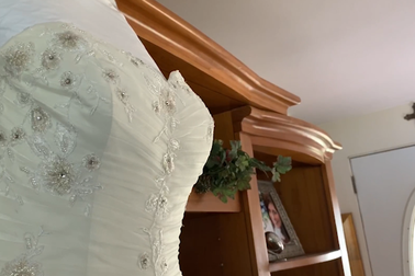 “Xúc động” người mẹ quyên tặng váy cưới của con gái mất vì ung thư