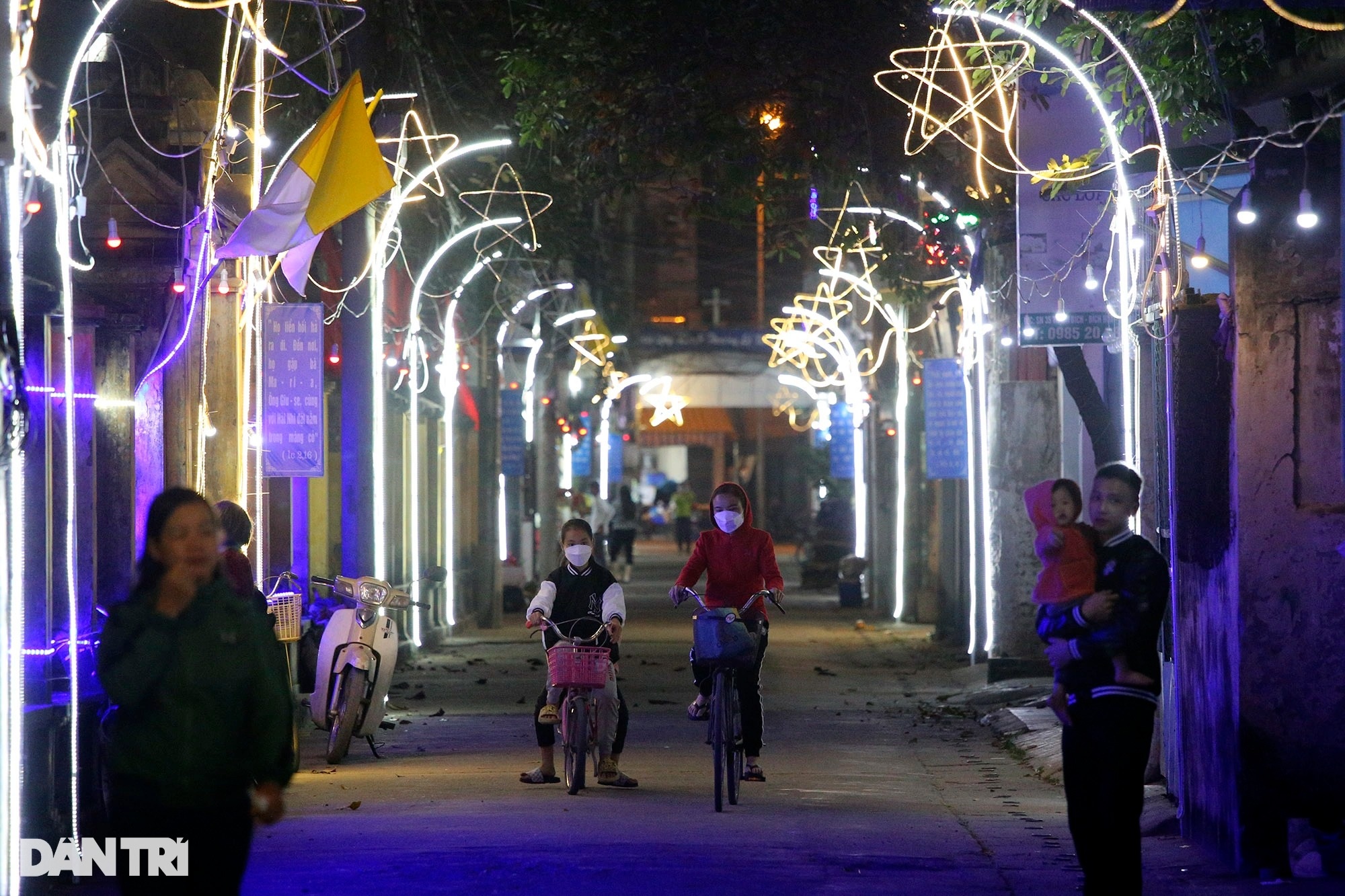 Ngôi làng ở ngoại thành Hà Nội lung linh như xứ sở thần tiên dịp Noel - 8 Ngôi làng ở ngoại thành Hà Nội lung linh như xứ sở thần tiên dịp Noel - 8