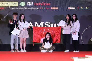 "Sự thẳng thắn khiến cho khoảng cách con người ngày một lớn hơn"