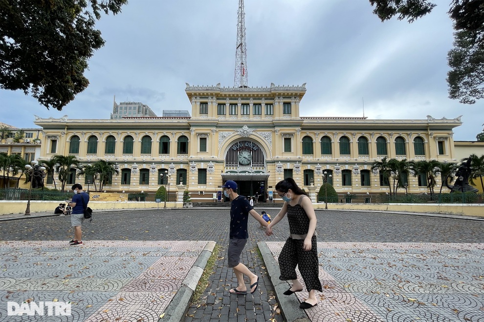 TPHCM mở lại dịch vụ du lịch, cắt tóc gội đầu, thể thao ngoài trời từ 1/10 - 4 TPHCM mở lại dịch vụ du lịch, cắt tóc gội đầu, thể thao ngoài trời từ 1/10 - 4