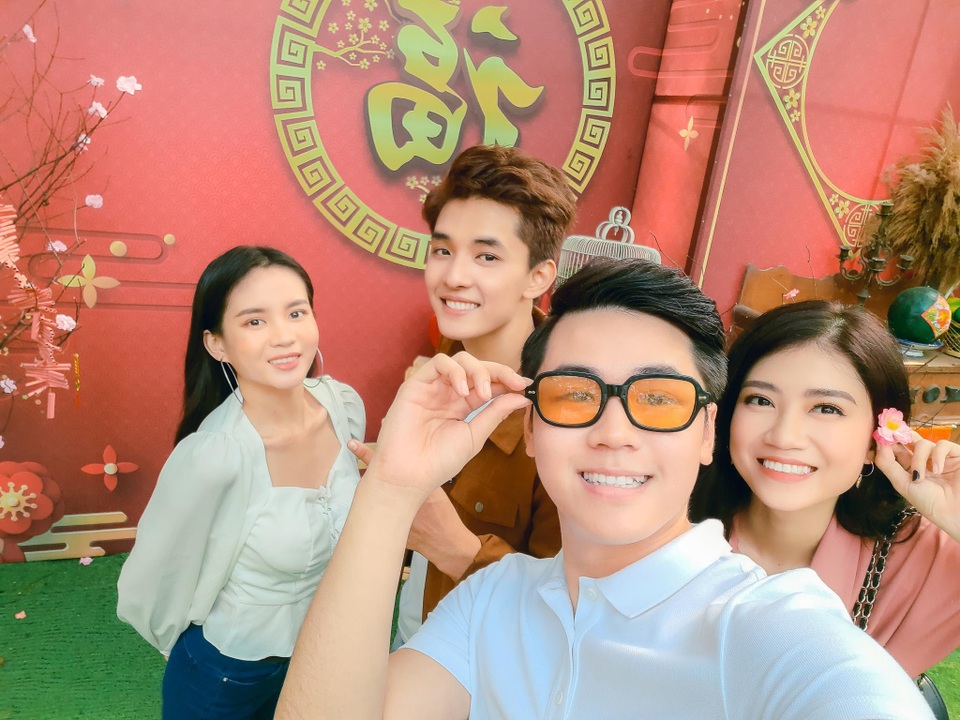 Bí kíp đứng 1 chỗ có ngay 4 kiểu ảnh check-in độc đáo ngày Tết - 4