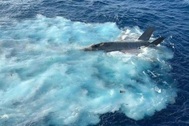 Mỹ điều "Chim ưng biển" trục vớt máy bay F-35 rơi ở Biển Đông
