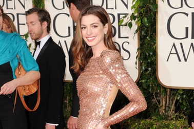 Anne Hathaway vào vai Nữ miêu