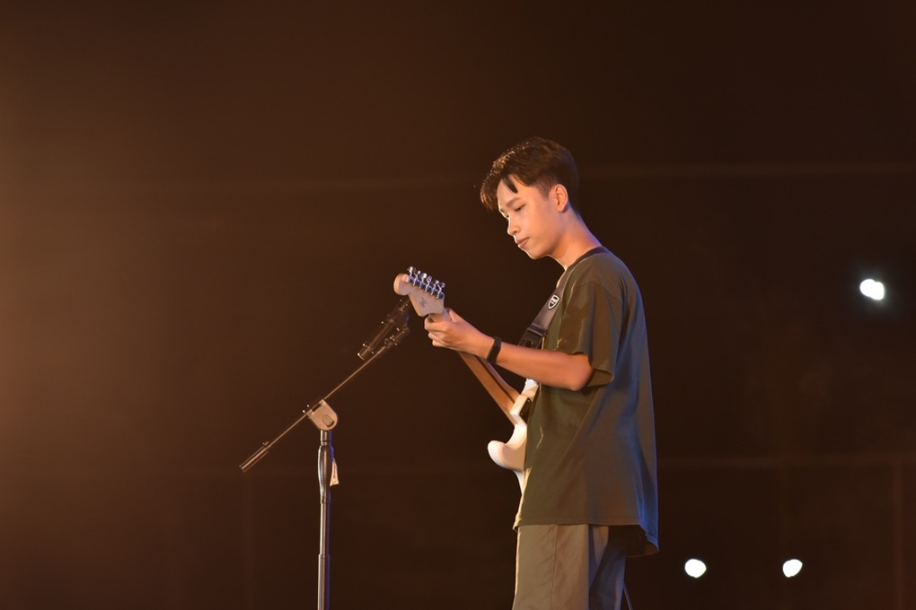 Nam sinh đa tài kể Sử Việt bằng Rap giành học bổng vào thẳng Đại học FPT - 8