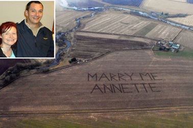 Lời cầu hôn độc đáo từ độ cao 150m