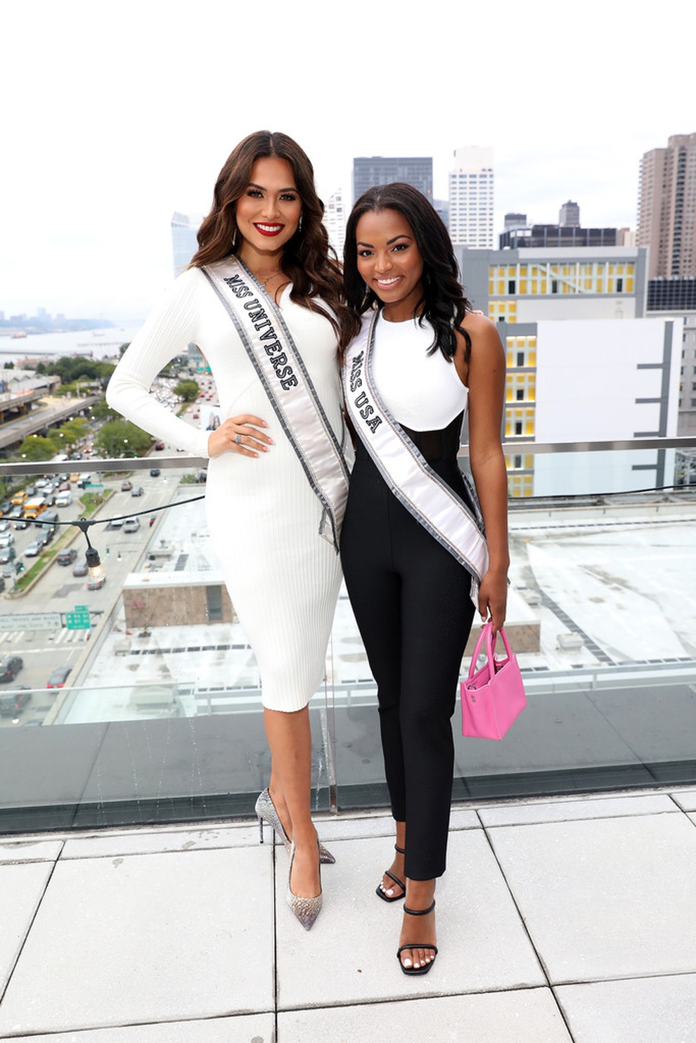 Tân Hoa hậu Hoàn vũ tỏa sáng tại tuần lễ thời trang New York - 5