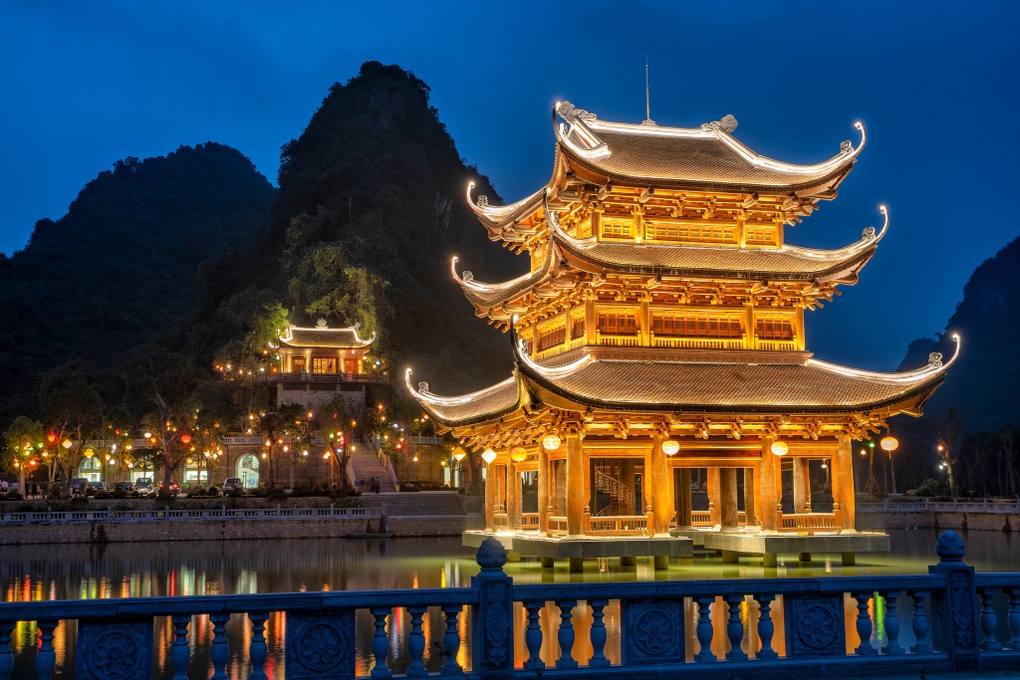 Giới trẻ check-in chùa Tam Chúc, tham gia nhiều hoạt động ý nghĩa dịp Tết - 2 Giới trẻ check-in chùa Tam Chúc, tham gia nhiều hoạt động ý nghĩa dịp Tết - 2
