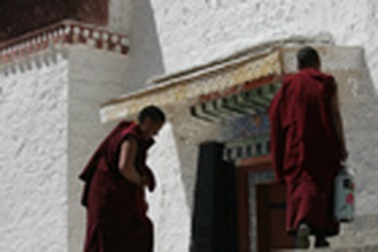 Tây Tạng - Nơi cà sa đổi màu