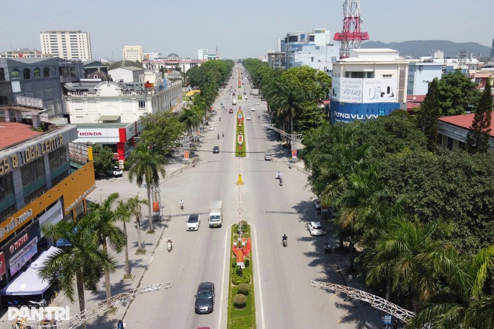 Nhìn lại các lần tổ chức bộ máy và tinh giản biên chế ở Thanh Hóa - 5 Nhìn lại các lần tổ chức bộ máy và tinh giản biên chế ở Thanh Hóa - 5