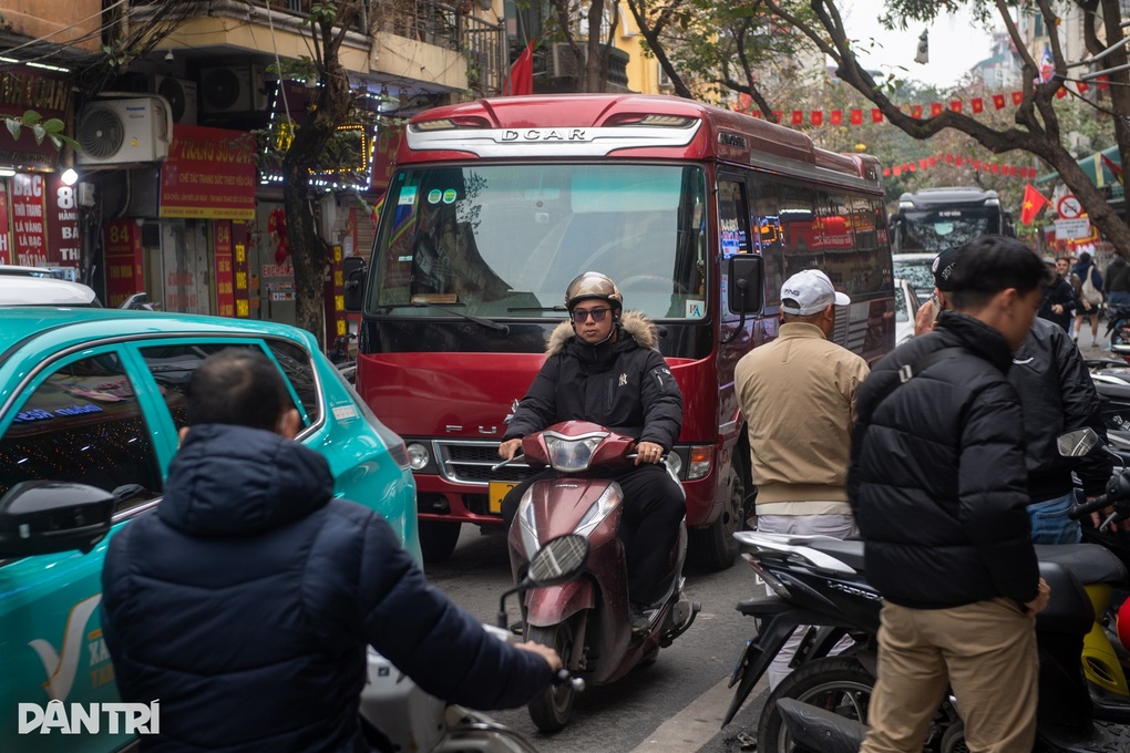 Vì sao giá đất ở Bà Triệu, Đinh Tiên Hoàng cao chót vót, vượt 700 triệu/m2? - 2 Vì sao giá đất ở Bà Triệu, Đinh Tiên Hoàng cao chót vót, vượt 700 triệu/m2? - 2