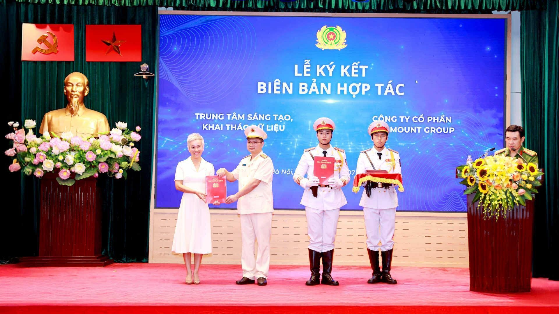 One Mount ký kết hợp tác chiến lược với Trung tâm Sáng tạo, Khai thác dữ liệu - 1