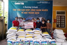 Tiếp tục chương trình "Vạn cân gạo giúp công nhân nghèo về quê tránh dịch"