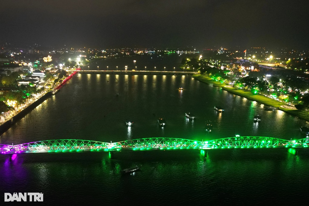 Kiểm tra sức khỏe 3 cây cầu trọng điểm trên sông Hương - 1 Kiểm tra sức khỏe 3 cây cầu trọng điểm trên sông Hương - 1