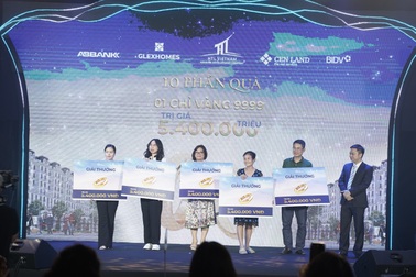 Nhiều giao dịch tại lễ mở bán nhà phố thương mại HTL Seaside Phú Yên