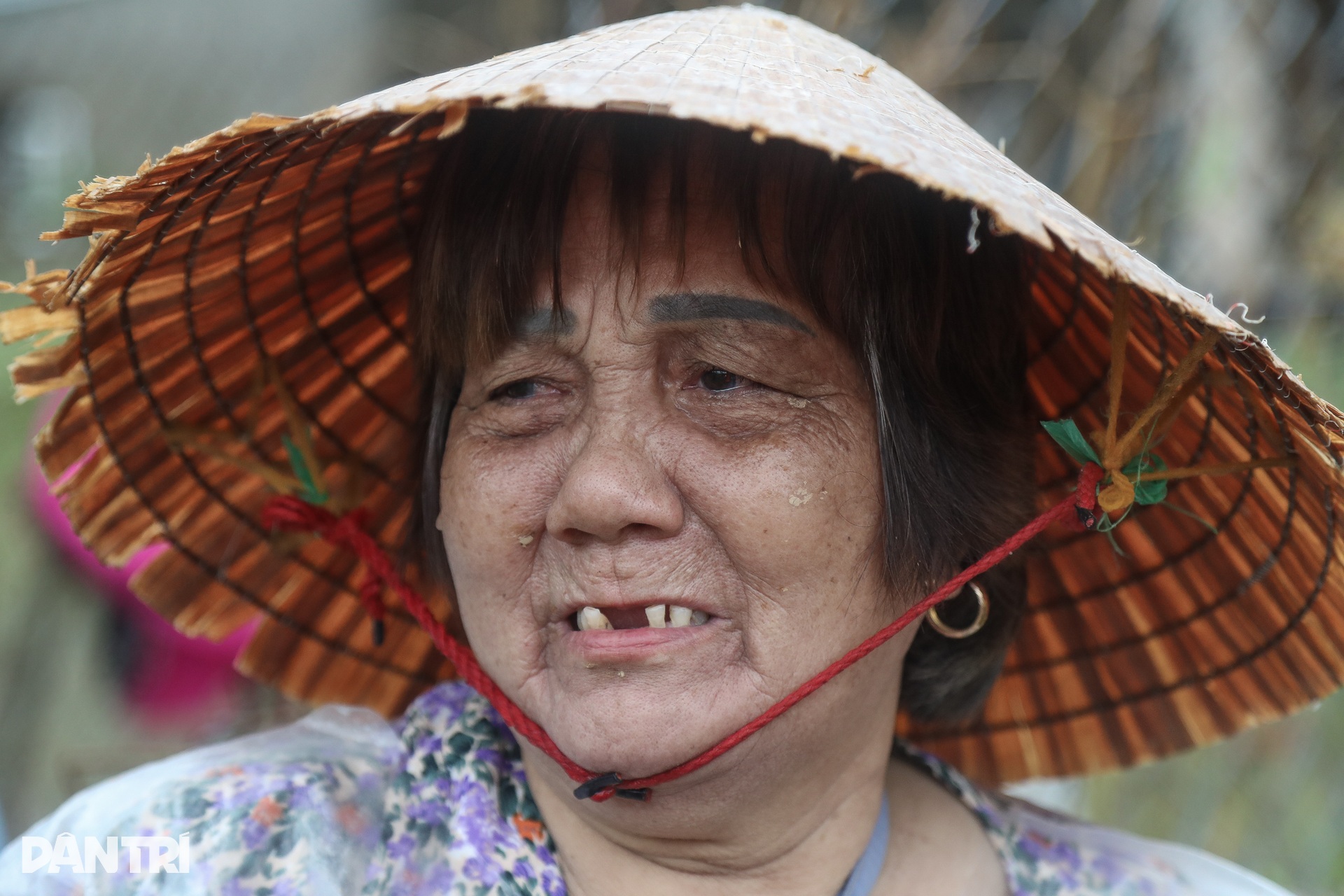 Những đám tang lạnh lẽo giữa vùng lũ chưa kịp rút ở Phú Yên - 3