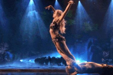 Câu chuyện về Vườn Địa Đàng trong bài múa ngoạn mục