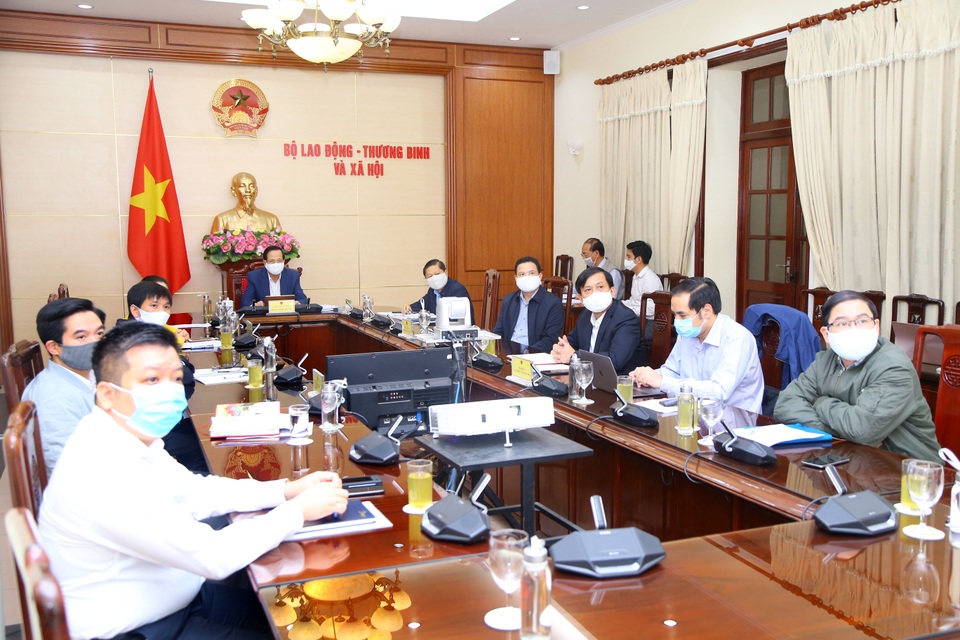 Thủ tướng: Hỗ trợ người bị giảm sâu thu nhập và mất việc làm do Covid-19 - 2 Thủ tướng: Hỗ trợ người bị giảm sâu thu nhập và mất việc làm do Covid-19 - 2