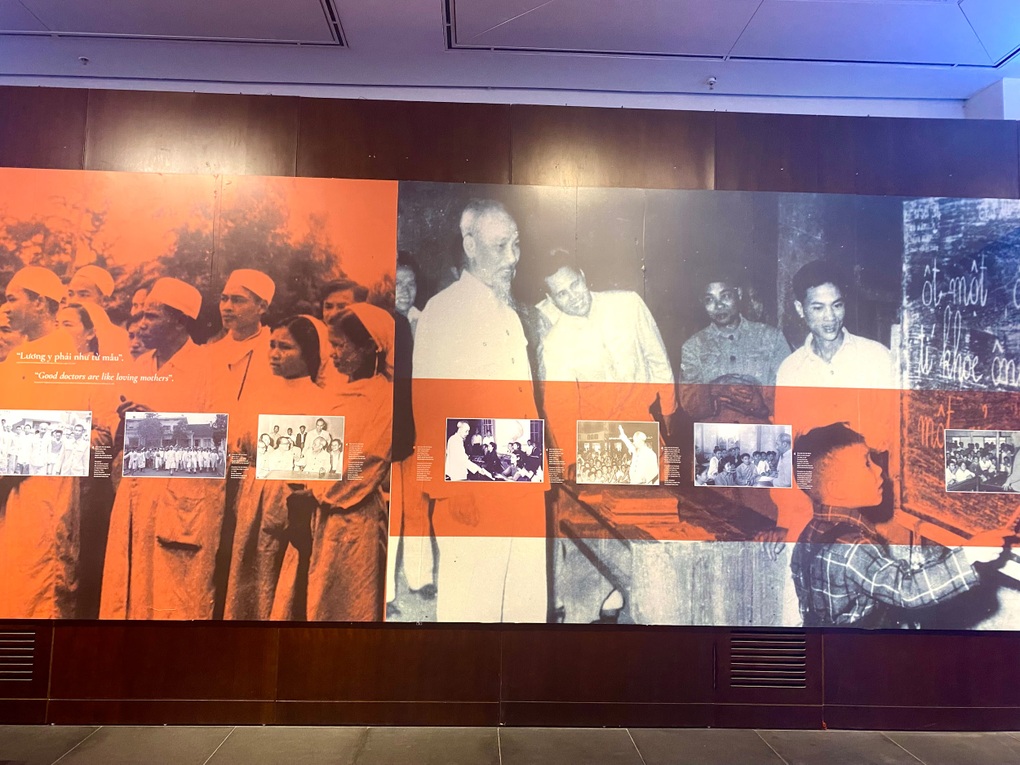 Triển lãm Bác Hồ với Thủ đô Hà Nội - 4 Triển lãm Bác Hồ với Thủ đô Hà Nội - 4