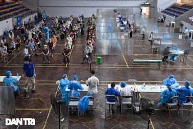 Bộ trưởng Y tế: Hà Nội tiêm vắc xin với công suất cao nhất từ trước tới nay